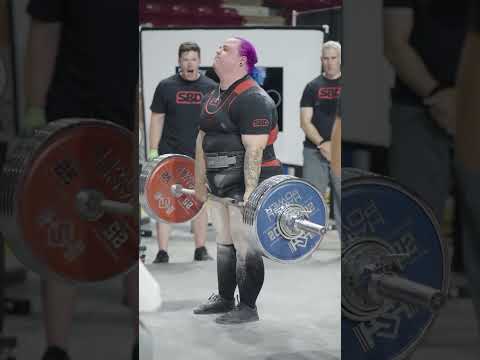 Brittany Schlater makes a statement with her unofficial world record deadlift of 273.5kg inthe 84kg+