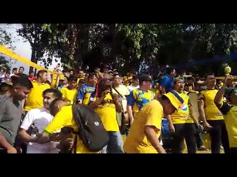 "La fiel amarilla" Barra: La Fiel Amarilla • Club: Once Municipal