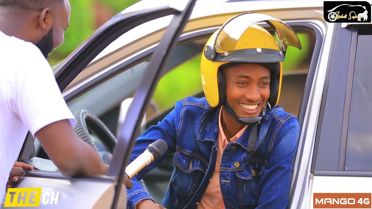 Clapton Kibonke asigaye atwara imodoka yambaye kasike   Asekeje M Irene zirashoka neza neza