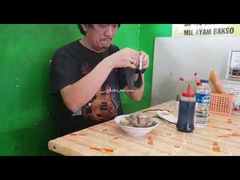 Makan baso di Baso Perjuangan Palembang