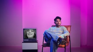 Lirik Lagu Penikmat Senyummu - Mark Natama: Menunggu Meski Bukan Ku Pemeran Utama Untukmu