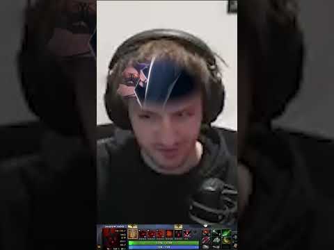 League pro tries Dota 2 moment