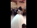 Медленный танец жениха и невесты!(^_^) 