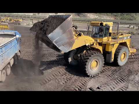 Caterpillar 990 Wheel Loader Loading Coal On Trucks With Two Passes - Ektor Epe