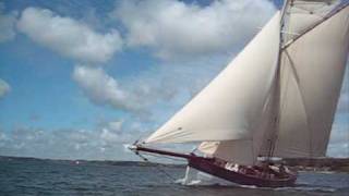 preview picture of video 'Amelie Rose In Falmouth Bay'