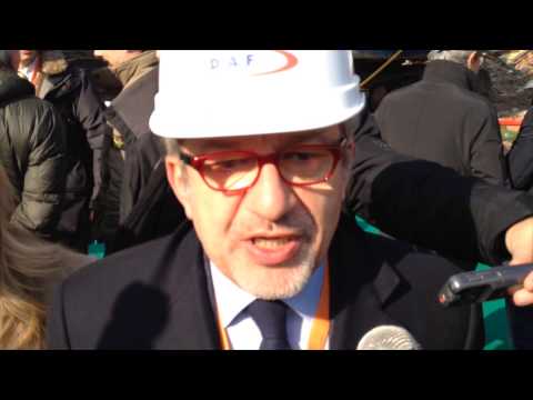 Via alle demolizioni a Lonate Pozzolo con Maroni