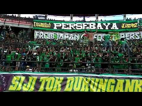 Keseruan Tribun Gate 15 Bonek Surabaya Barat Bersatu