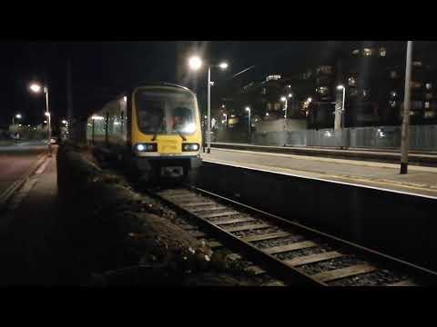 A lot of horns! 29000 Commuter departing Dún Laoghaire Platform 3