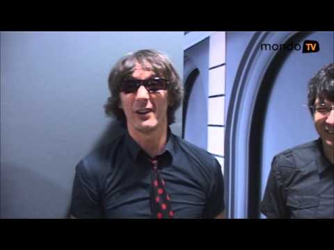 Davor Gobac (Psihomodo Pop) peva "Nebo" (Električni Orgazam)