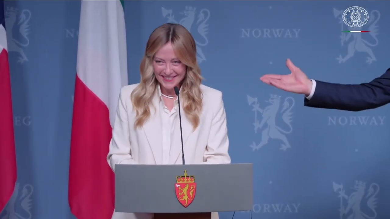 GIORGIA MELONI SCHERZA CON I CRONISTI: "FATE UNA DOMANDA ANCHE AL PRIMO MINISTRO STORE”