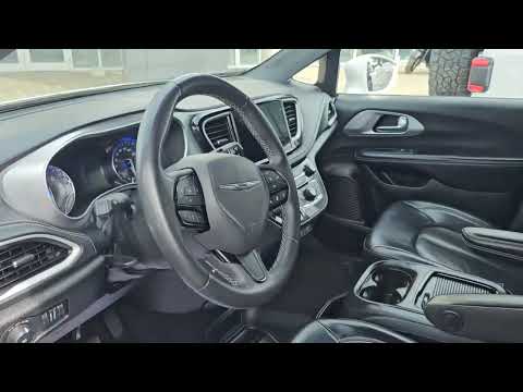 2022 Chrysler Pacifica Touring L FWD in White for sale at Finch Chrysler Dodge Jeep Ram Ltd in London, ON