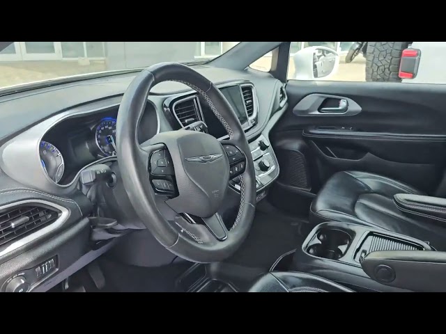 2022 Chrysler Pacifica Touring L S APPEARANCE PACKAGE | FORWA... in Cars & Trucks in London