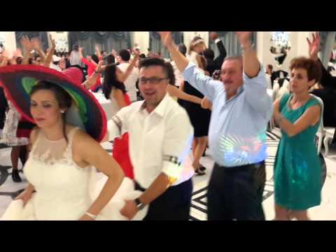 TRENINO CON GADGET, BALLI, ANIMAZIONE MATRIMONIO - PLAZA VASTO - MUSICA BY FRANCESCO BARATTUCCI