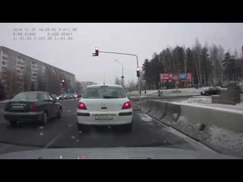 2014.11.27  Новополоцк, р-н гостиницы Нафтан. Хёндай Санта Фе догнал Ровер