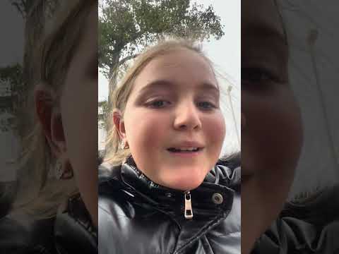 Îi spionez pe fratele și mama mea (ma înjurat)