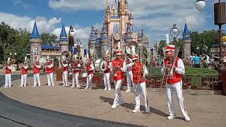 Disney Marching Band at Magic Kingdom! Main Street Philharmonic full performance. Sounds fabulous!