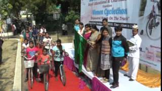 preview picture of video 'WOMEN CYCLETHON “EMPOWERMENT WOMEN ON THE TRACK” VIDEO ON 08.03.2015'