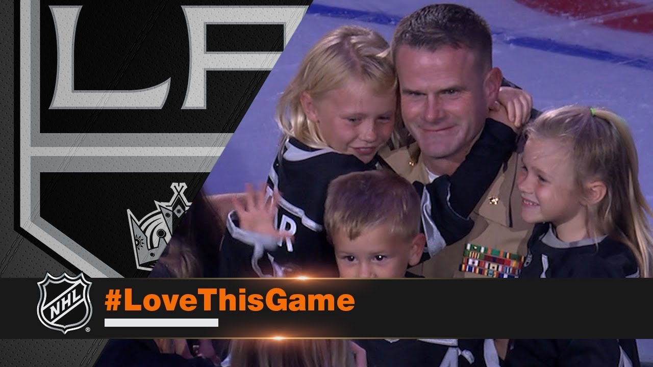 Vidéo: Un autre MILITAIRE qui surprend sa famille...