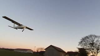 4K | Handy shot! | P92 landing on a Cow meadow | west of Munich 09.2023