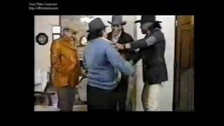 botas y sombrero- BRONCO  VIDEO OFICIAL