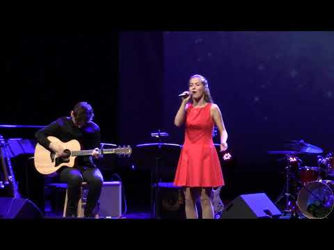 Margaret Tähiste  "I Smile" /Kirk Franklin/Terry Lewis.