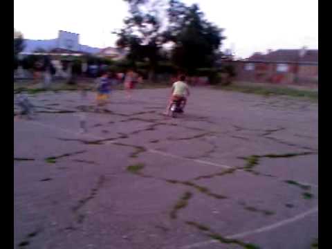 na edno trakalo  kucicino