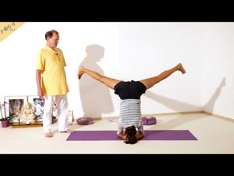 Grätschbeinig in den Kopfstand kommen - Yoga Asana Lexikon
