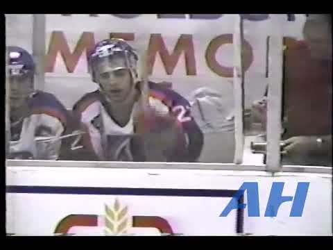 OHL WHL QMJHL Memorial Cup May 14, 1992 Jarrett Deuling,KAM v Joel Dyck,SEA (hit) Kamloops Blazers S