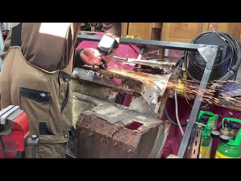 Project Clanger the 109" Series 3 Landrover Rebuild. Update 12 - Bulkhead