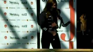 Janet Leon i Ikano - Heartache On The Dancefloor