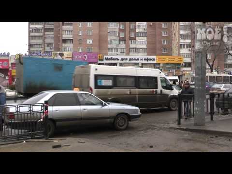 У памятника Славы из-за демонтажа светофора чуть не погибли пешеходы