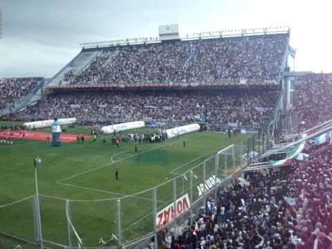 "Velez Campeon 09 Salida del Fortinero" Barra: La Pandilla de Liniers • Club: Vélez Sarsfield