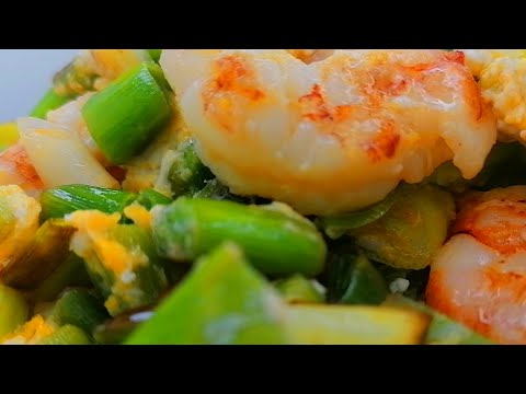 Ajos tiernos/Ajetes frescos con gambas y huevo