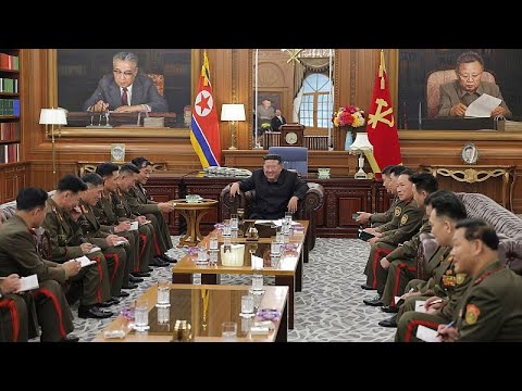 Hősként fogadta a diktátor a háborúból hazatérő észak-koreai katonákat