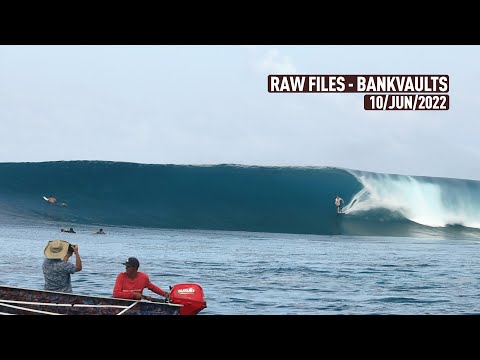 Solid Bankvaults - Mentawais - RAWFILES - 10/JUN/2022