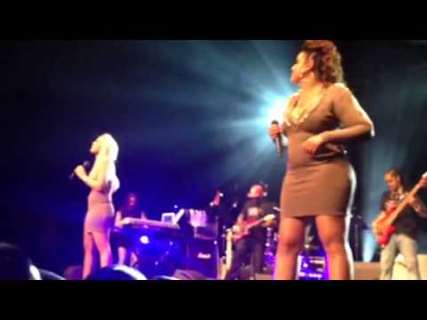 Emily Normann et Layanah-Femmes Fatales 2-Casino de Paris