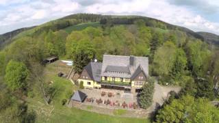 preview picture of video 'Parkhotel Schwarzenberg / Erzgebirge aus der Luft'
