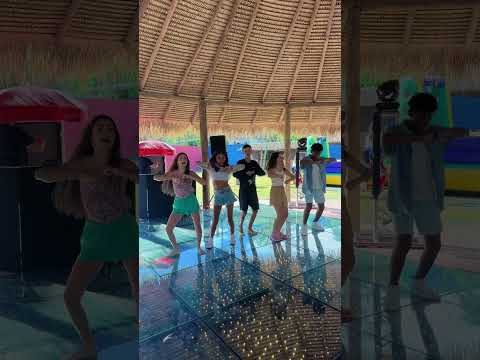 Passinho do mexicano na festa da Manu