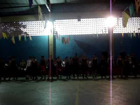 Continuação da dança do can can ( música Francesa ).  Turma: CN 2003. Arrazamooos.