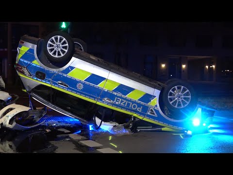 Police car collided with taxi on alarm drive - rolled over - 6 injured in Cologne on May 6th, 2022