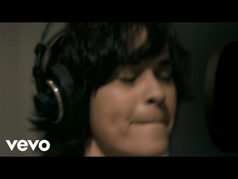 Thathi - Sujeito Imperfeito ft. Isabella Taviani