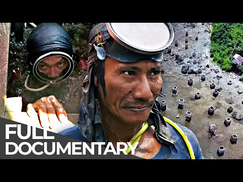 Filipino Gold Divers: Going Down a Deadly Pit to Earn a Living