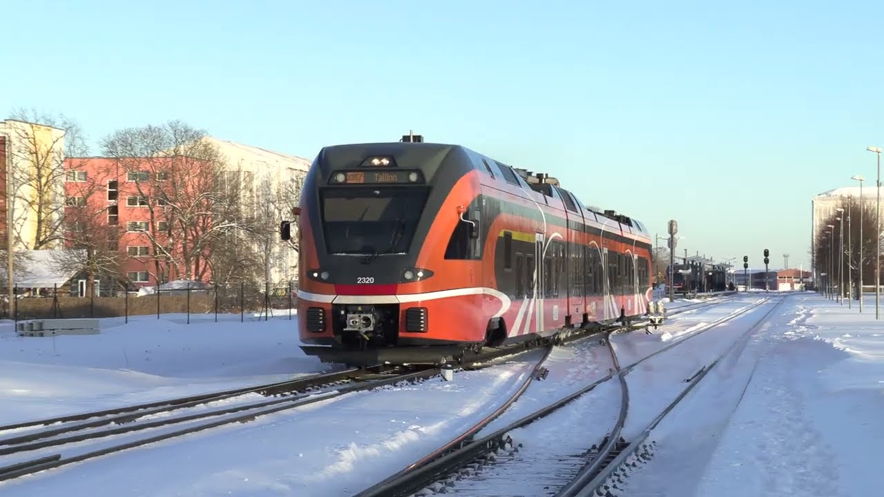 Штадлерский дизель-поезд 2320 на ст. Тапа / Stadler DMU 2320 at Tapa station