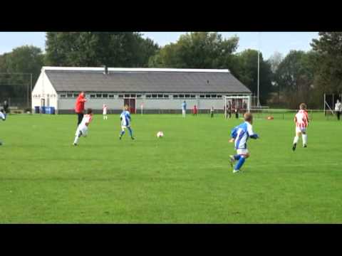 Voetbal, DOSL - Dommelen F1 - 1e helft