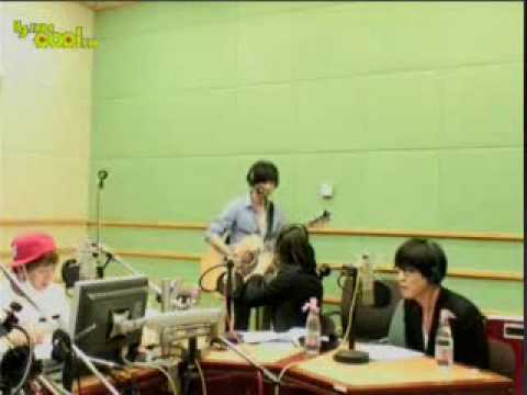 [090616] Mate Performing  Super Junior's Marry U (Acoustic) on Sukira