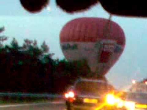 luchtballon in berm van A28