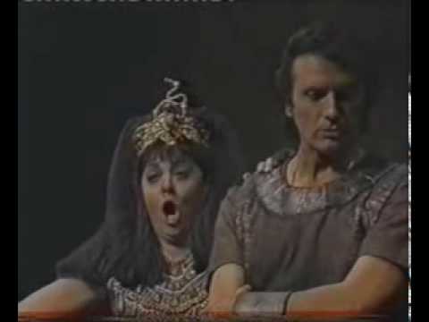 Fiorenza Cossotto & Franco Corelli: L'aborrita rivale a me sfuggia ... Già i Sacerdoti adunansi