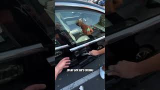 Download lagu Letting my girlfriend drive my Tesla 😬 part 1 mp3