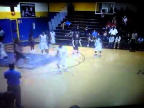 Chris Bruton #12 gettin buckets