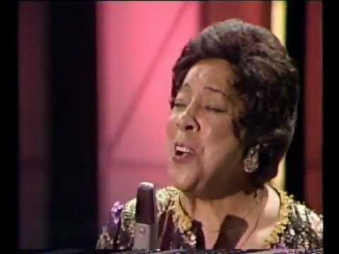 Jazz singer Adelaide Hall sings "Sophisticated Lady" 1984